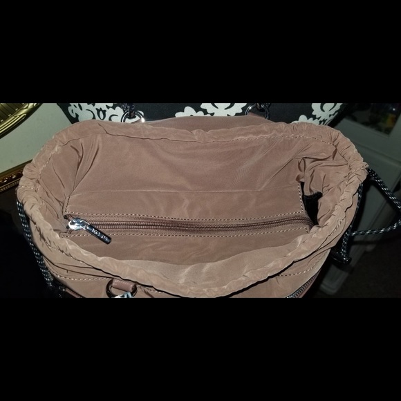 Old rose - Picture 10 of 12